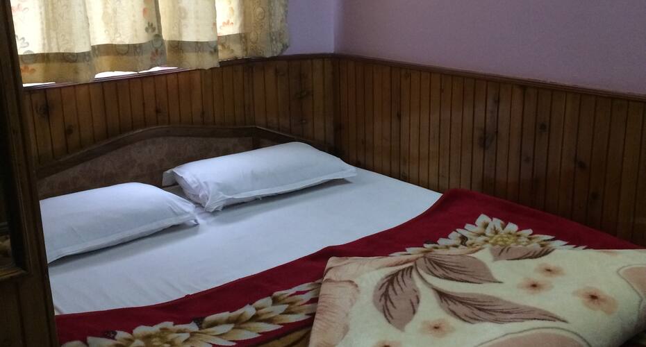 Hotel Aristocrat, Darjeeling 1